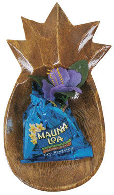 Mauna Loa Mac Nut in a Wood Pineapple Dish - The Hawaii Store
