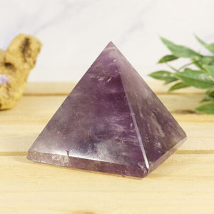 Amethyst pyramid in purple coloring 